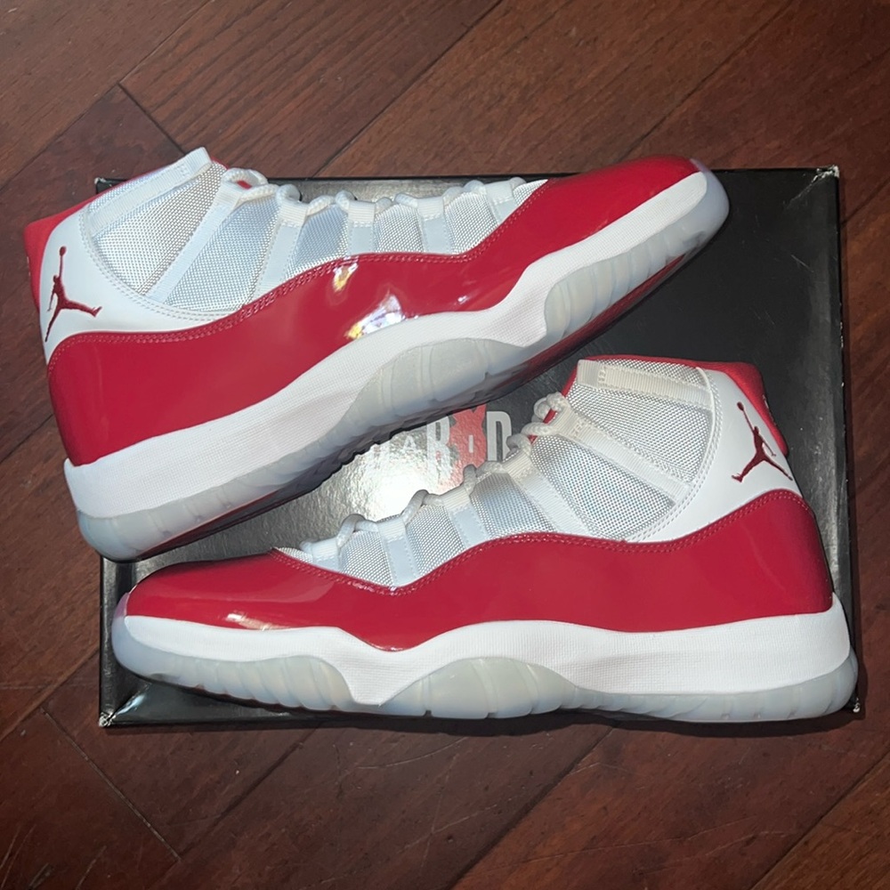 Air Jordan Retro 11  Sz. 14 white, Varsity Red & black